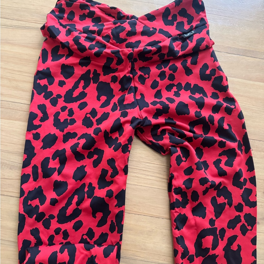 Red and Black Leopard Print High-Waisted Leggings